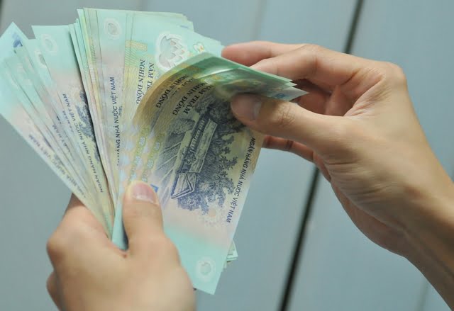 Cầm bằng lái xe